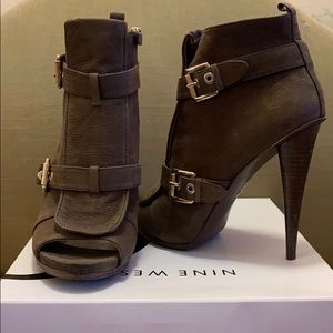 Nine West bootie, size 10